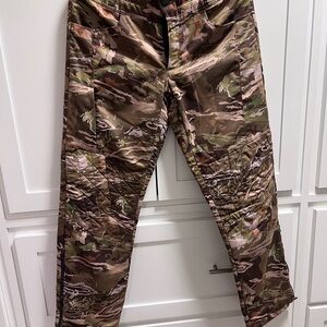 Under Armour Women's Camouflage COLDGEAR insulted Cargo Pants